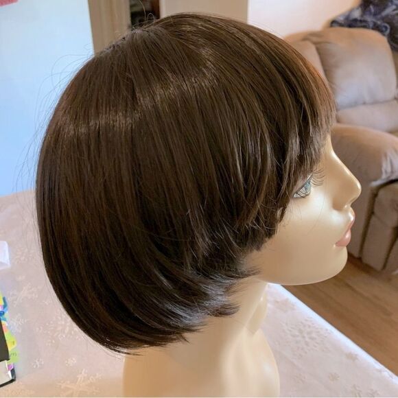 Elegant Short Brown Wig Gorgeous - Picture 1 of 8